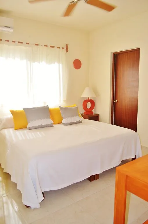 Arrecifes Suites Puerto Morelos 3*,