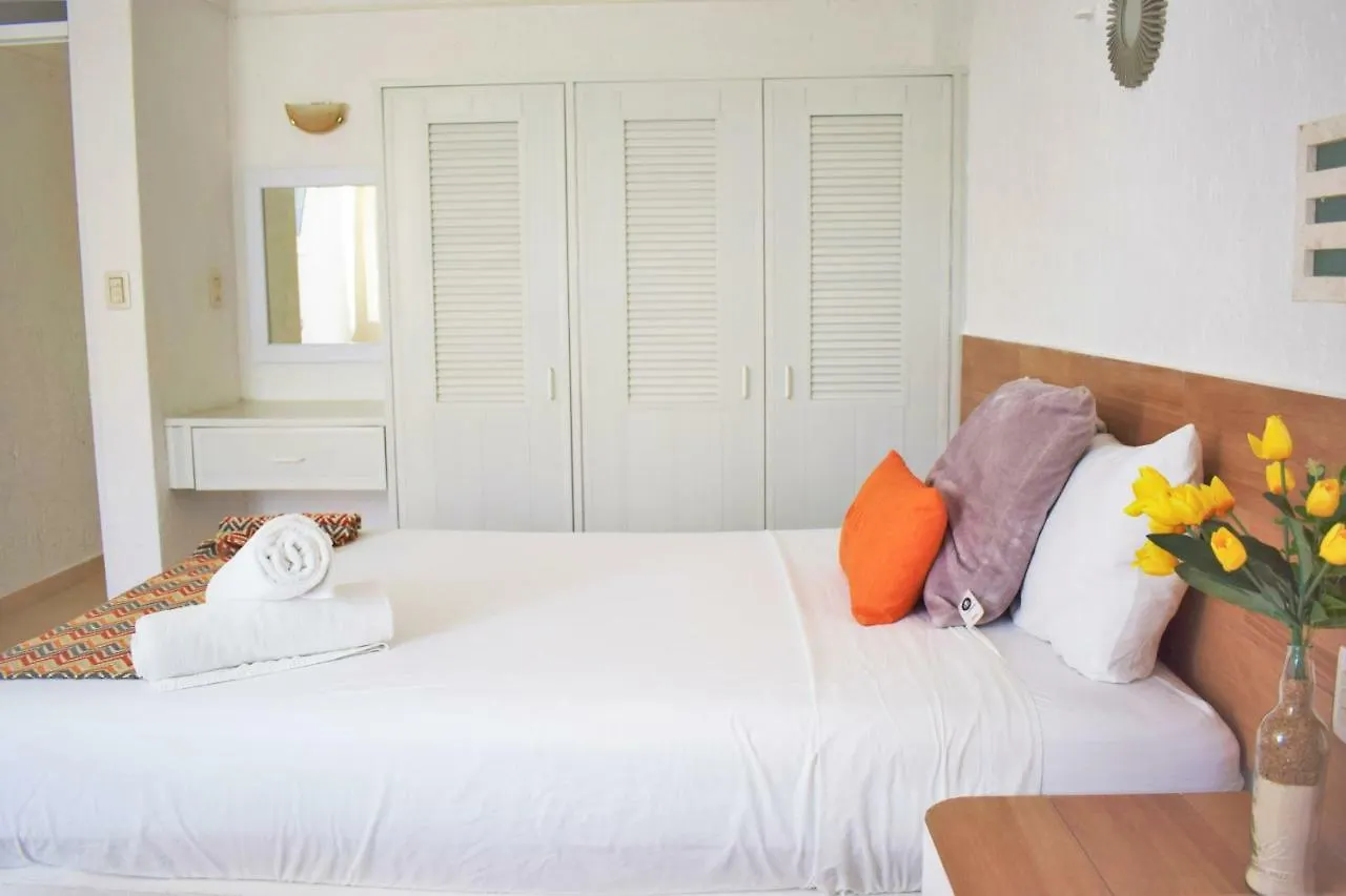 Arrecifes Suites Puerto Morelos 3*,