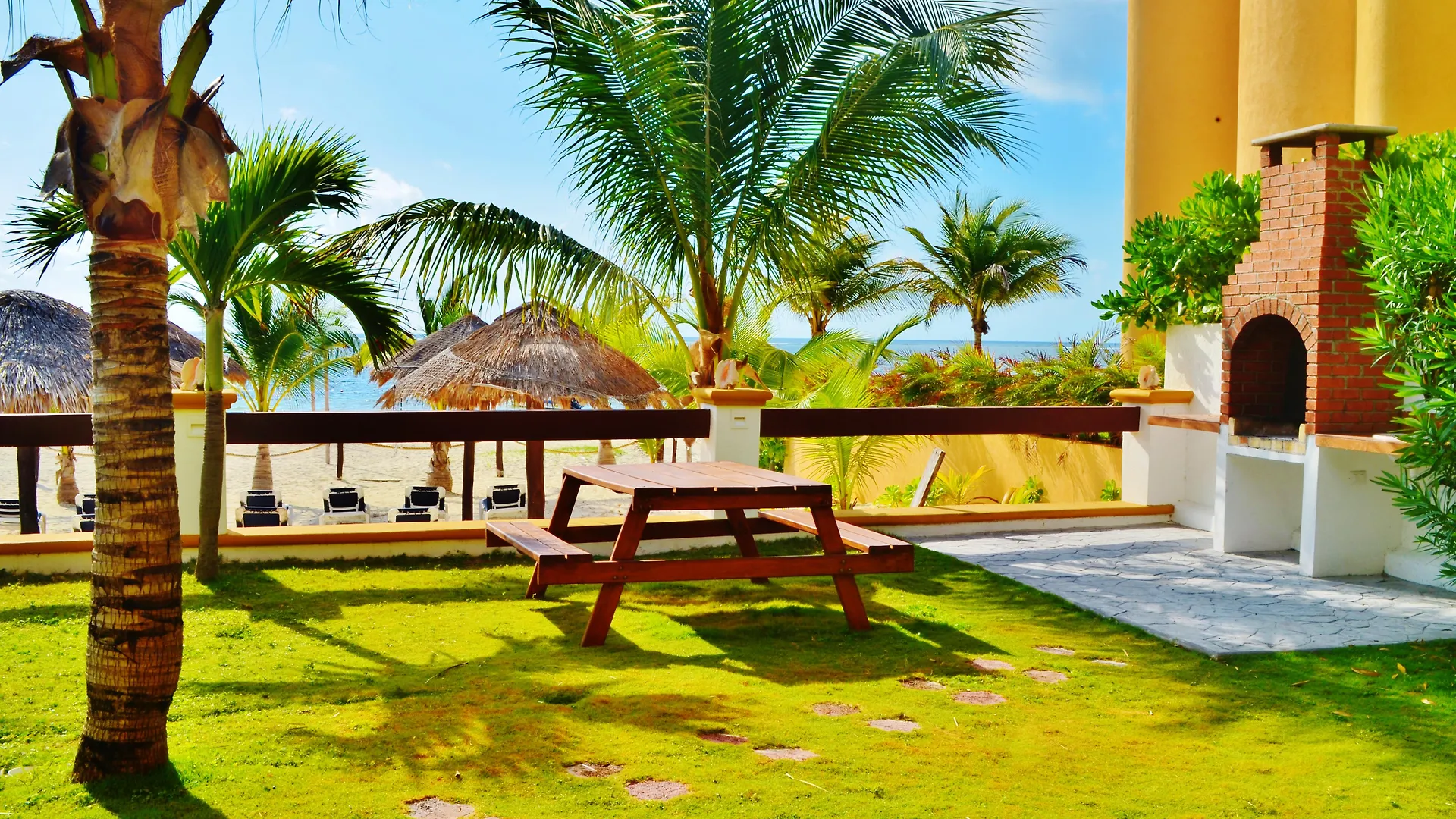 Arrecifes Suites Puerto Morelos Aparthotel